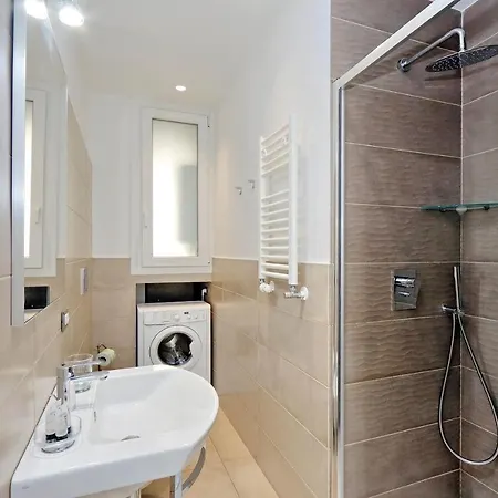 Vatican Museum Bright Up To 8 People Apartment Rome