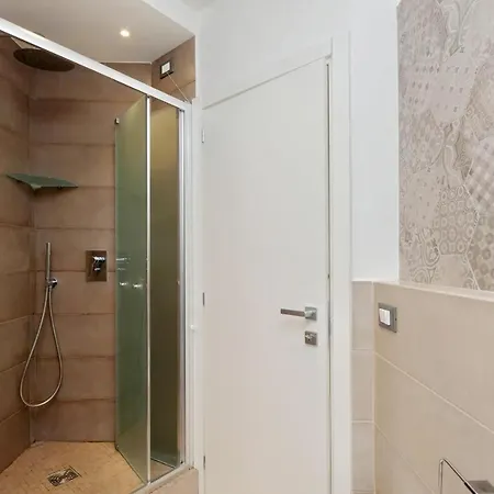 Vatican Museum Bright Up To 8 People Apartment Rome